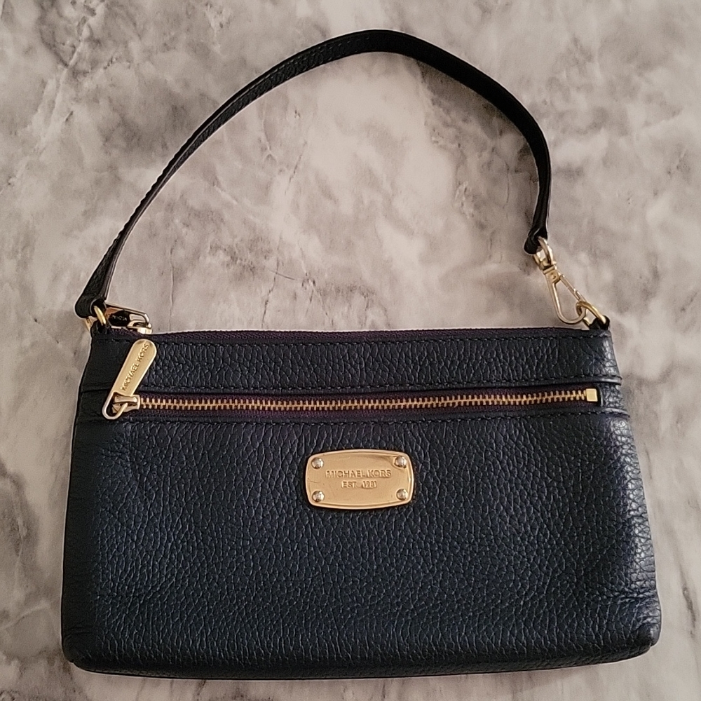 Michael kors wristlet